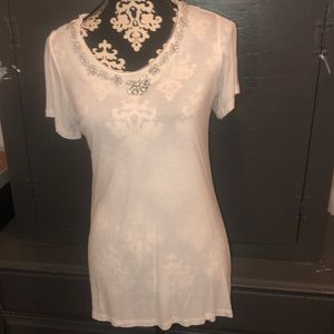 White cotton top with Rhinestone neckline💕